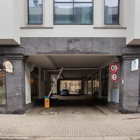 Sage For 3 Quiet Street *